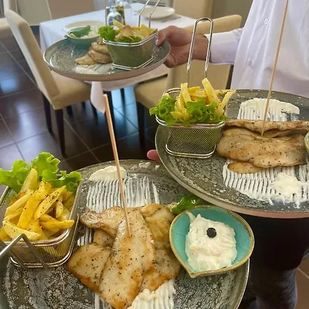 Otel Paradise Laguna Vain *