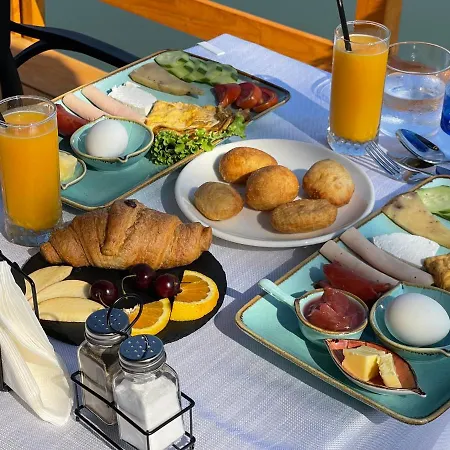 Paradise Laguna Vain