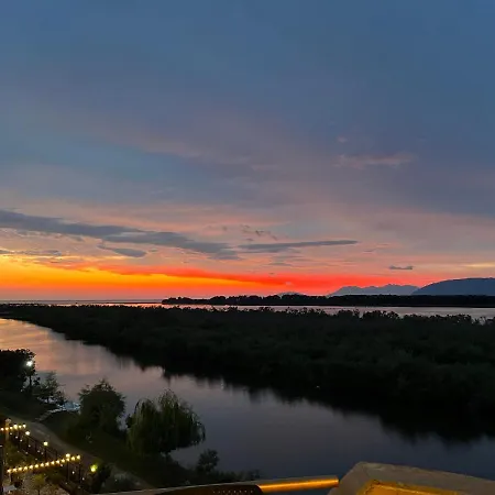 Paradise Laguna Vain * Αλέσιον