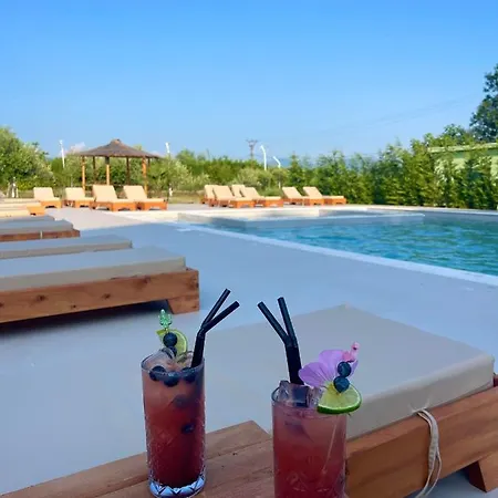 Paradise Laguna Vain *