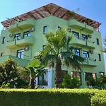 Hotel Paradise Laguna Vain