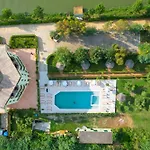 Hotel Paradise Laguna Vain *