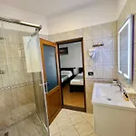 Hotel Paradise Laguna Vain Lezhë