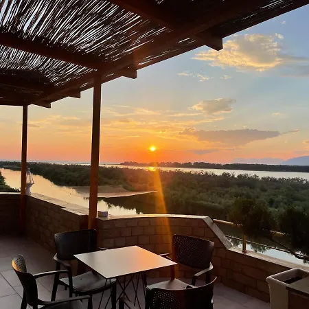 Paradise Laguna Vain *