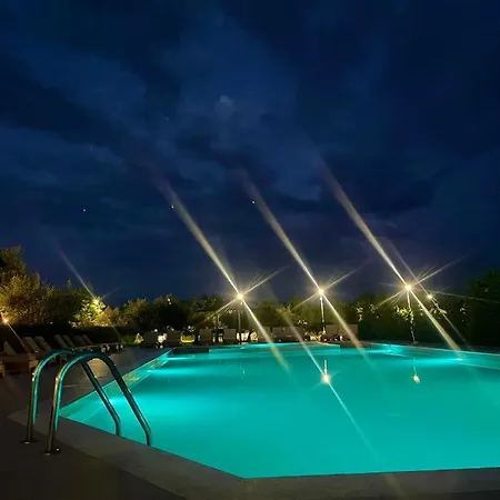 Paradise Laguna Vain *