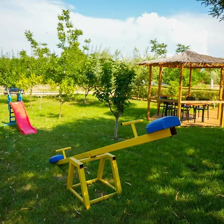 Hotel Paradise Laguna Vain Lezhe