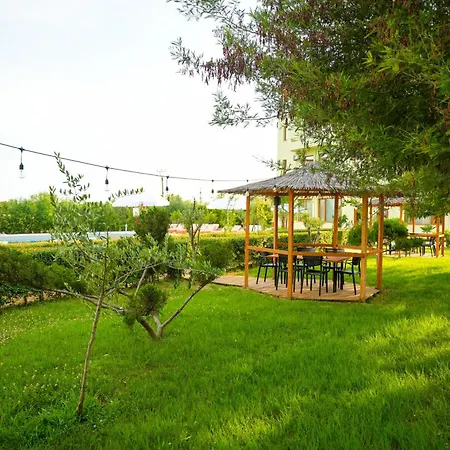 Hotel Paradise Laguna Vain