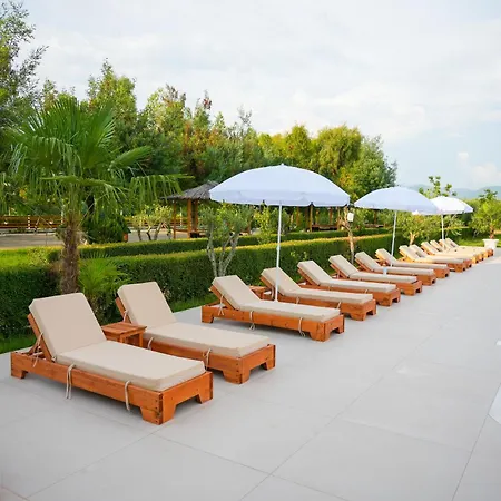 Paradise Laguna Vain Hotel Lezhe