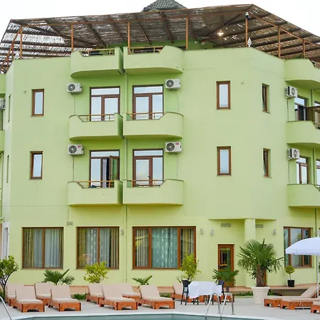 Paradise Laguna Vain