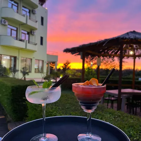 Paradise Laguna Vain Szálloda *