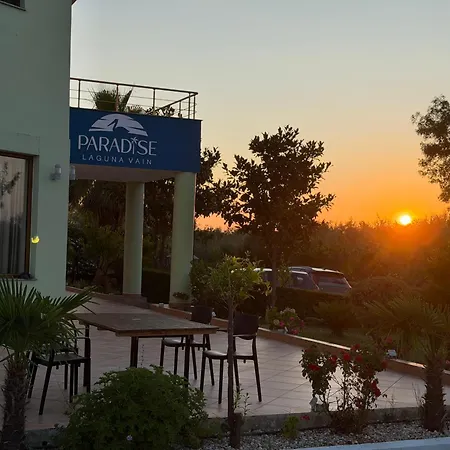 Paradise Laguna Vain