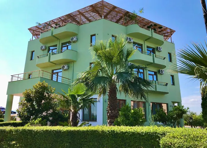 Hotel Paradise Laguna Vain