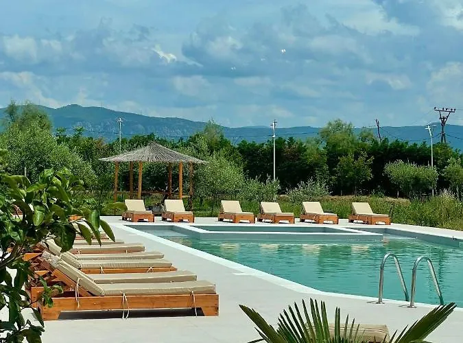 ホテル Paradise Laguna Vain Lezhë