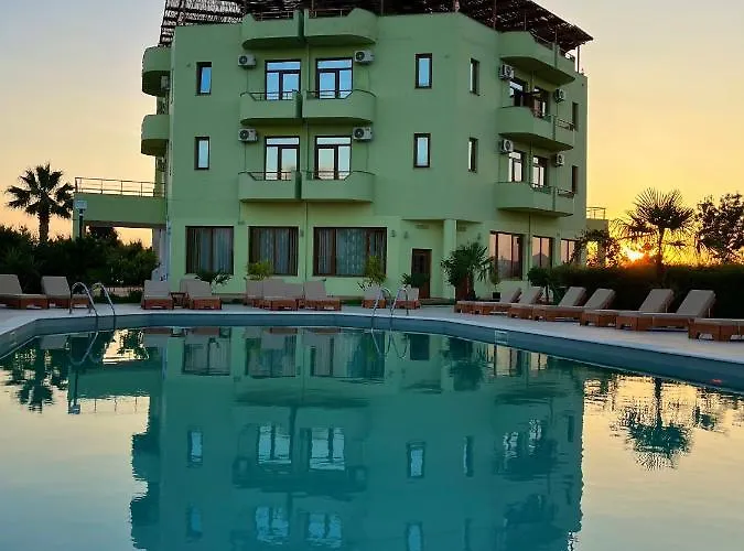 Paradise Laguna Vain *