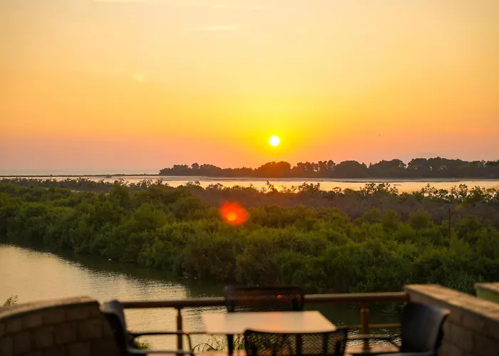 Paradise Laguna Vain *