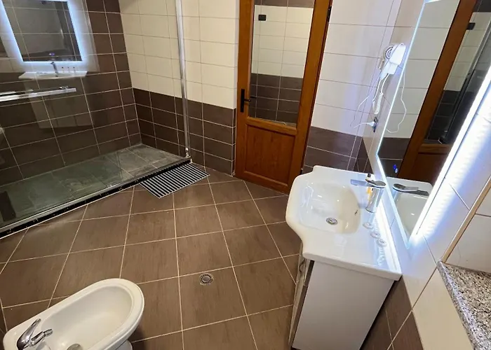 Paradise Laguna Vain Hotel *