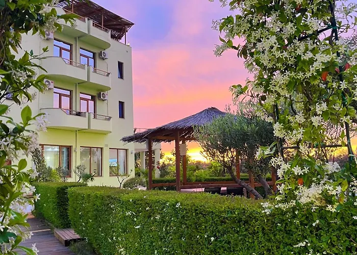 Paradise Laguna Vain *